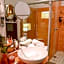 Petit Mesón (Pet Friendly Hotel)