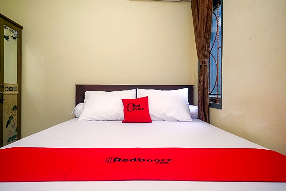 RedDoorz near Candi Ratu Boko 2