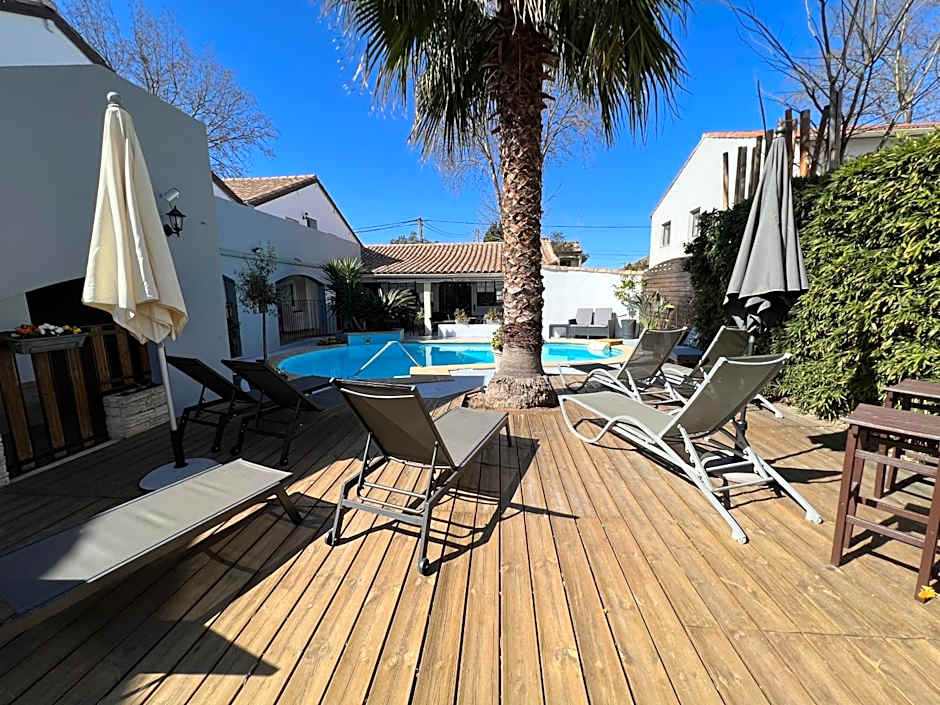 Hôtel Le Médiéval - Parking inclus & accueil vélo