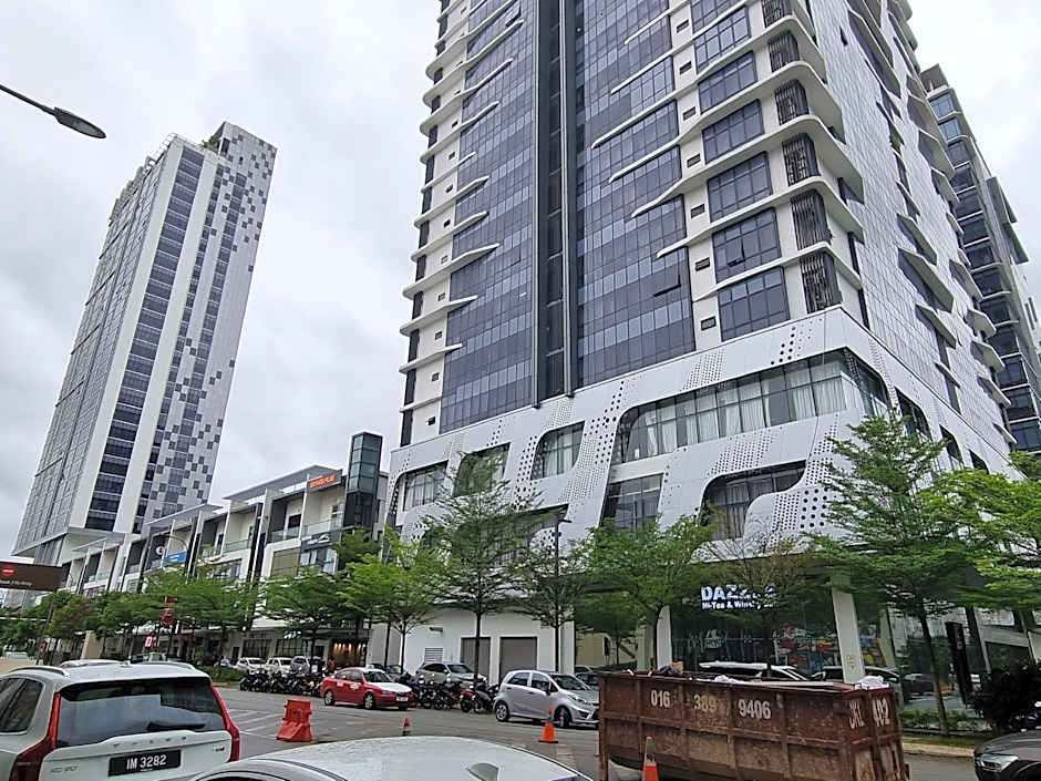 Pavilion 2 Revo l Rooftop Swimming Pool LS15