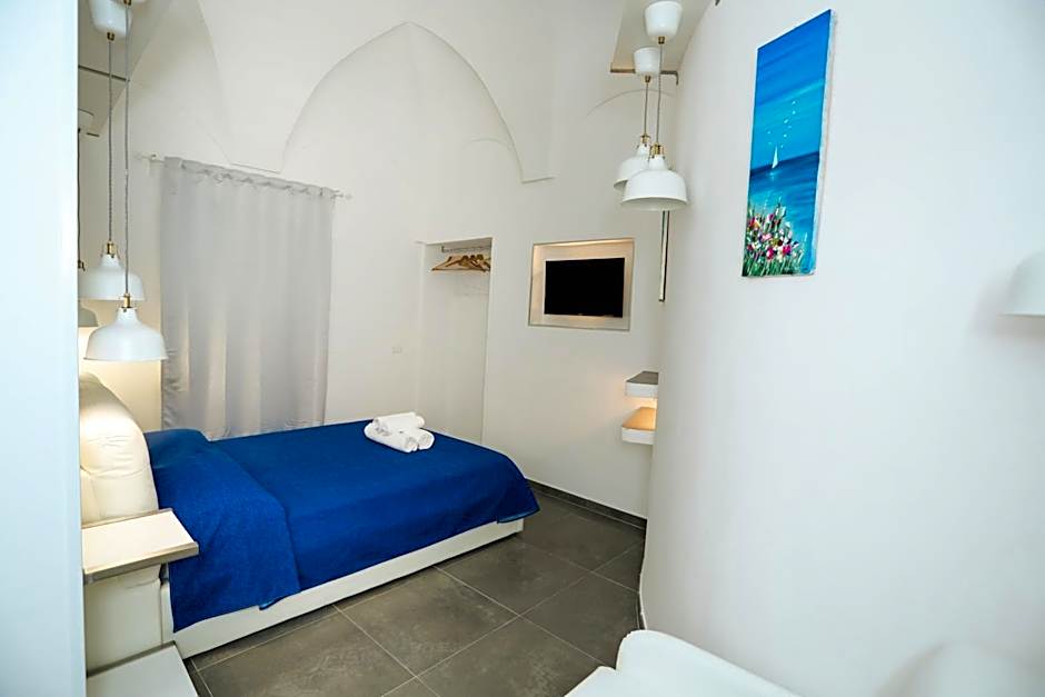 IL VIAGGIATORE VIA INDIPENDENZA 2