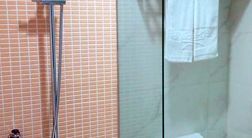 Shin Sei Bashi Hotel