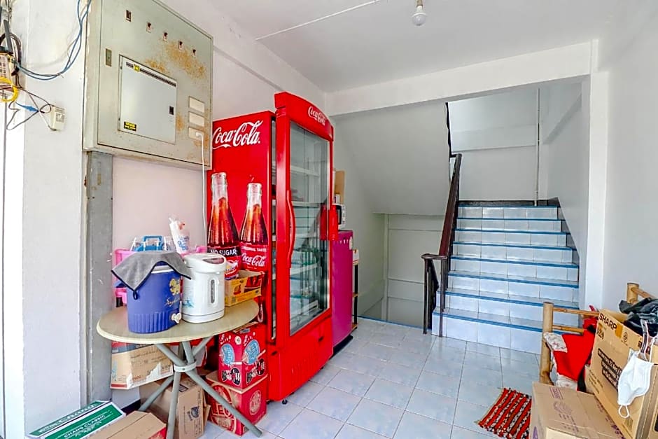 OYO 525 MRT Phetkasem 48-1 Place