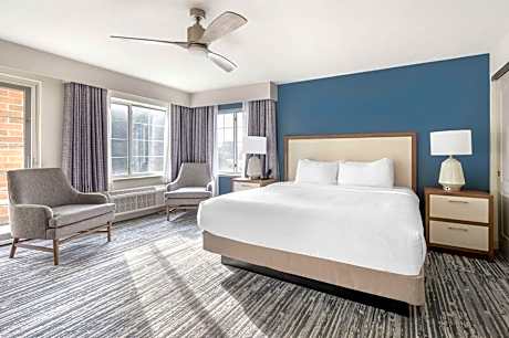 2 BEDROOM 2 KING SUITE WITH BALCONY