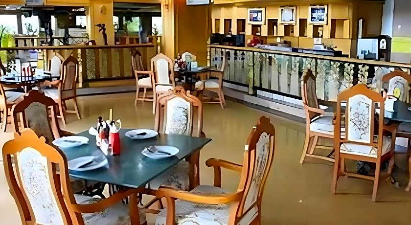 OYO 75466 13 Coins Bang Yai Hotel