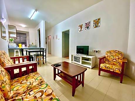 BATU FERRINGHI BAYU EMAS APARTMENT