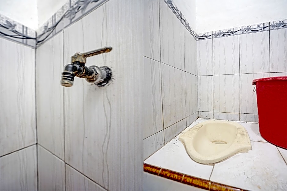 OYO Life 92937 Kost Putri Sarkara Syariah