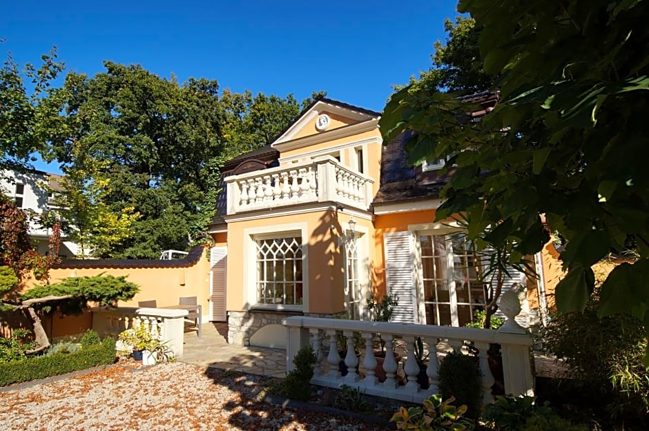 Yacht- , und Reisemobilhafen "Historisches Fährhaus" Wendenschloss