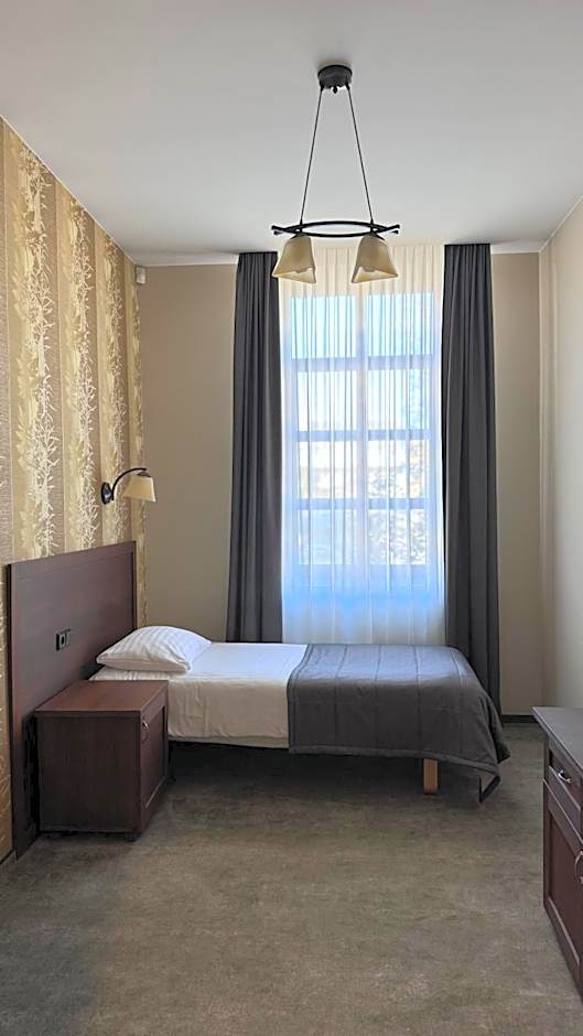 Photo 1 of 4 of Single Room