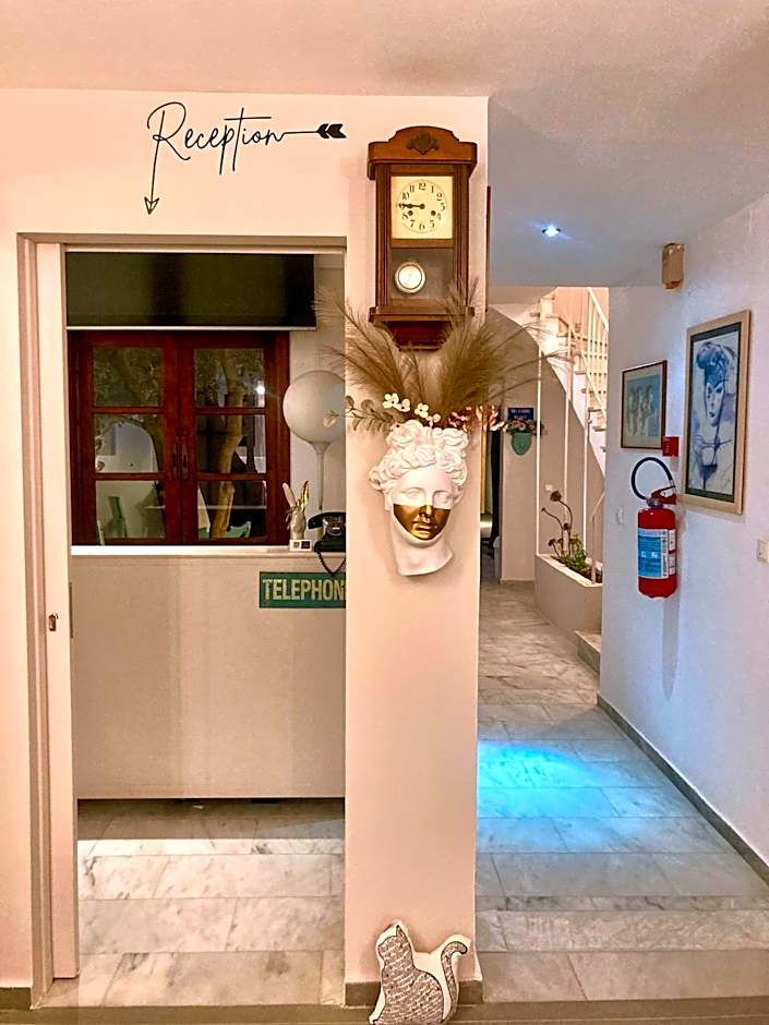 Tree of Life Art Hotel