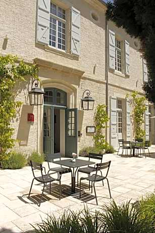 College des Doctrinaires, Hôtel, Résidence et SPA