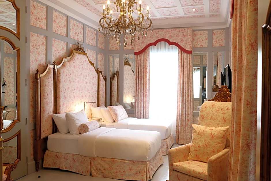 Photo 1 of 1 of Suite