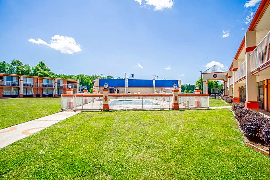 OYO hotel Greensboro east I 40