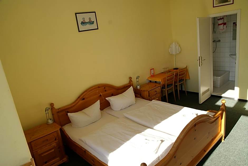 Happy go Lucky Hotel  Hostel