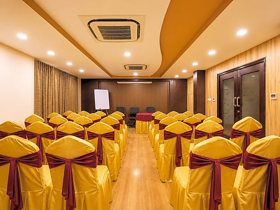 Royal Palm - Hotel Near Udaipur Railway Station