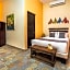 Casa Aluxes Hotel