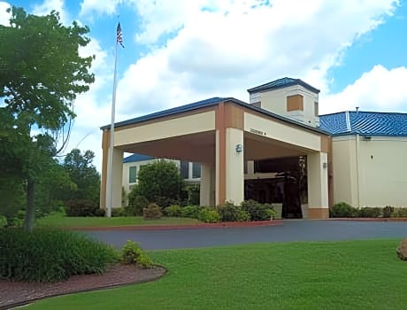 Days Inn & Suites by Wyndham Tahlequah