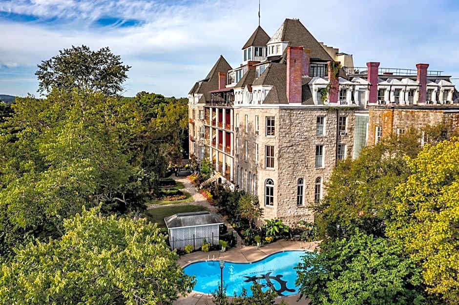 1886 Crescent Hotel and Spa