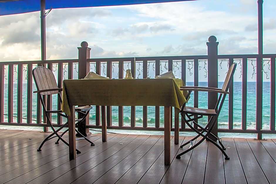 Treasure Cove Hotel & Restaurant