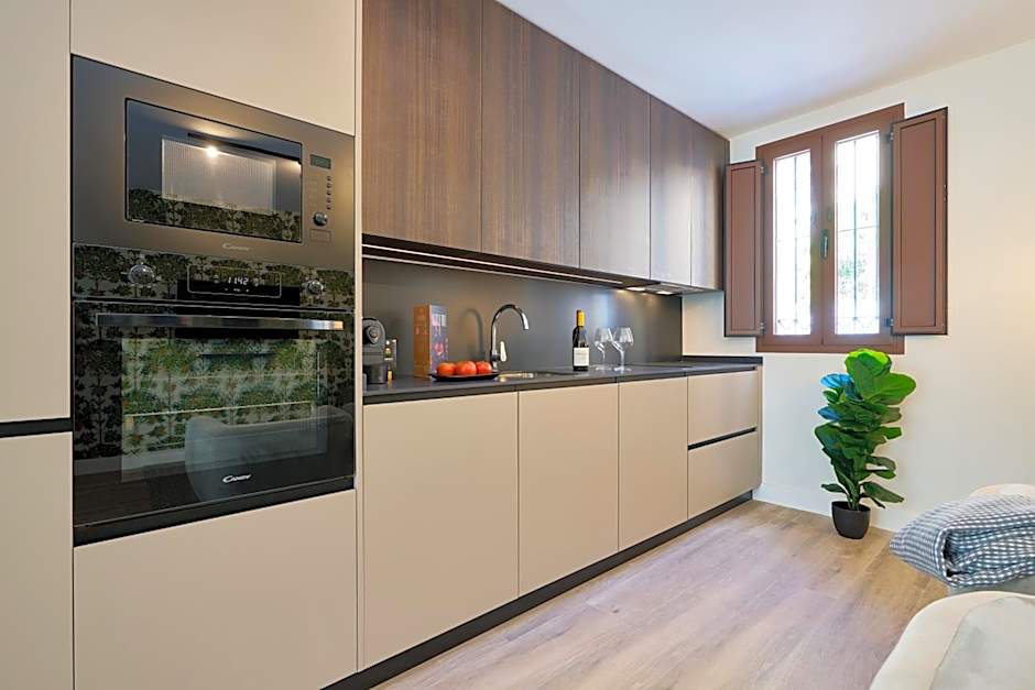 Casa Pizarro, by Homing U