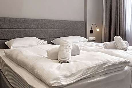 Deluxe Double or Twin Room with Balcony