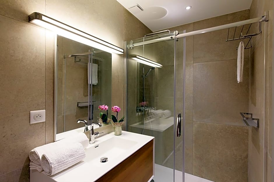 Villa Soha Bed & Breakfast – Mougins, CT