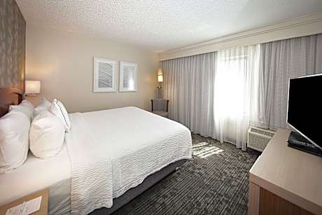 Suite, 1 King, Sofa bed, Balcony