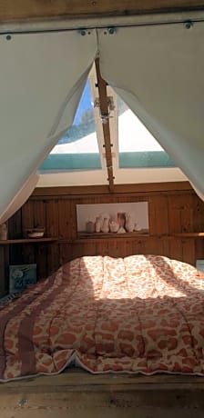 Gîte insolite vue sur le ciel étoilé , cuisine, salle d eau, 2 chambres , proche du zoo de La Palmyre