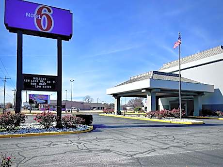 Motel 6-Pine Bluff, AR