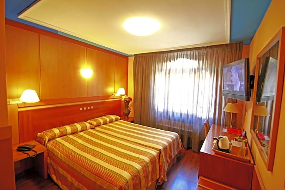 Photo 1 of 16 of Quadruple Room