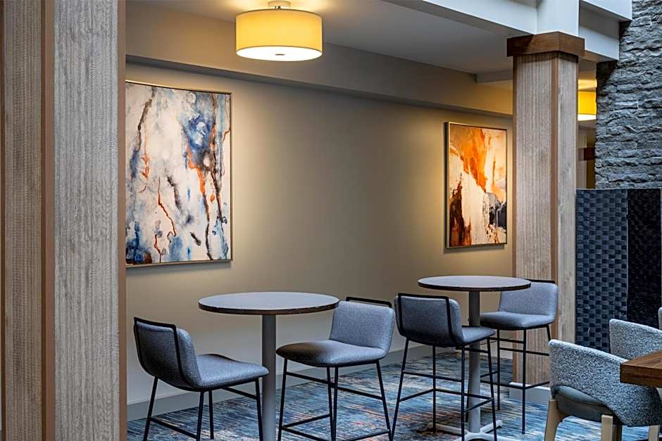 Embassy Suites by Hilton Minneapolis Bloomington Edina