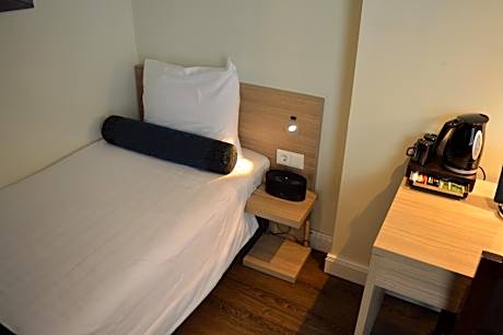 Basement Double Room Limited View