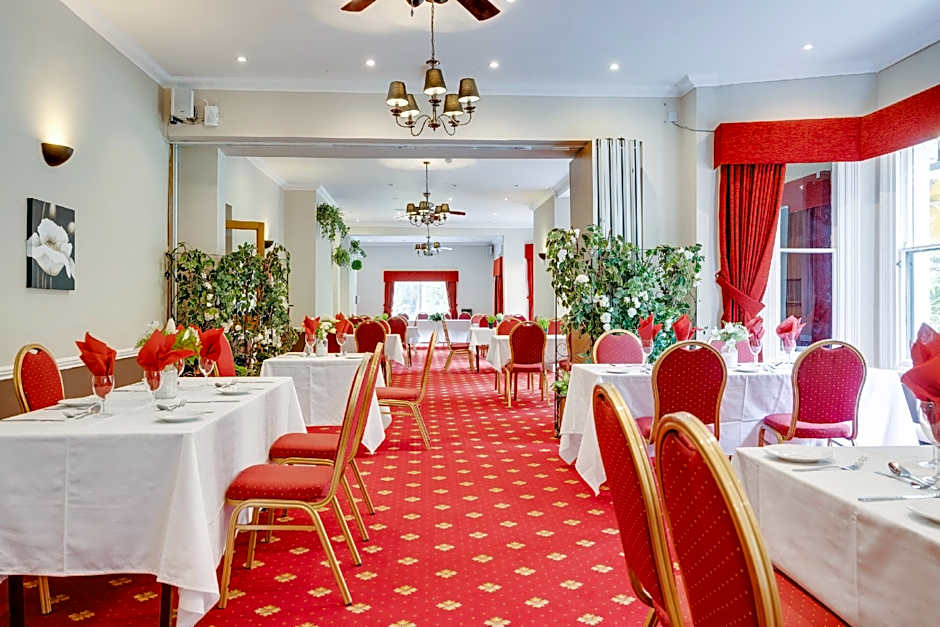 Old Rose and Crown Hotel