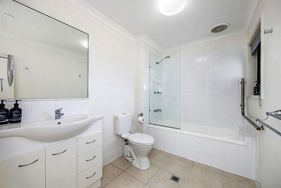 Arlia Sands Apartments