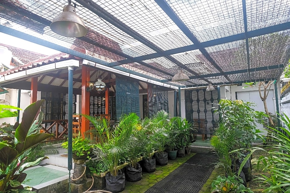 RedDoorz @ Griya Cemara Homestay Yogyakarta