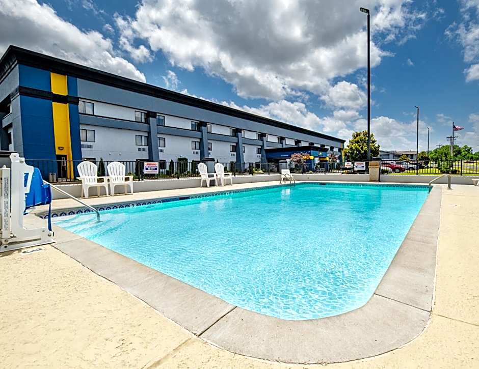 Days Inn by Wyndham Fort Smith