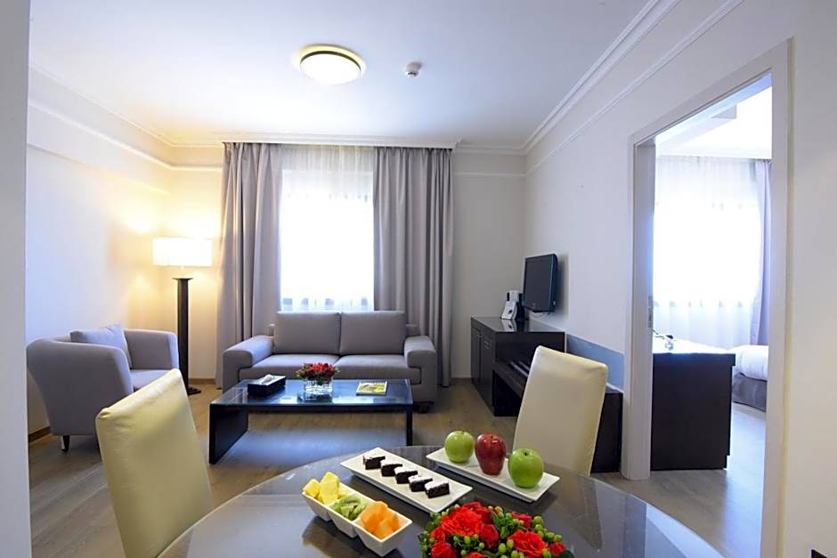 Photo 1 of 6 of 1 King Bed Suite