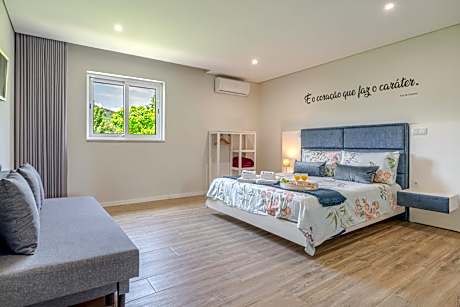 Family Room with Garden View