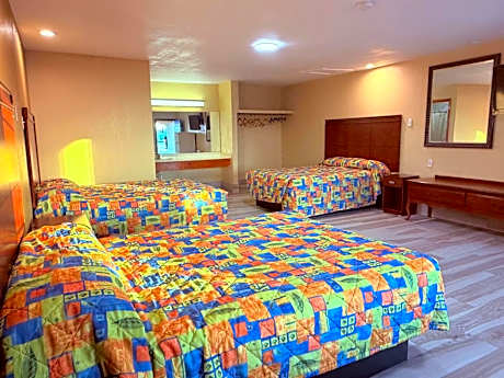 3 Full Beds Non-Smoking