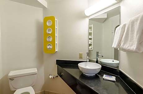 2 Queen Beds | Non-Smoking