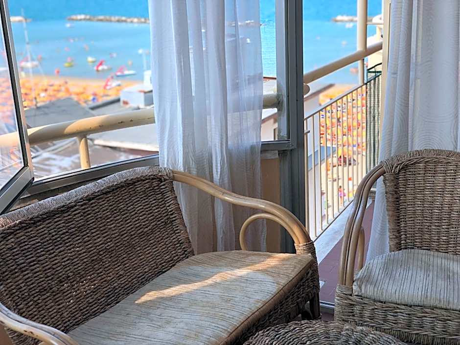 LUXORY BEACH APARTMENTS BELLARIA