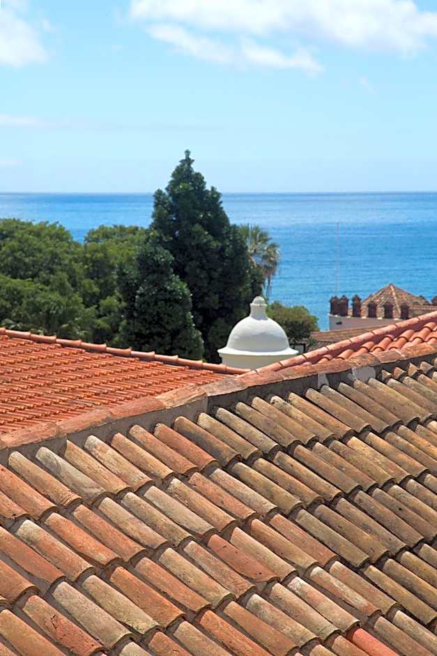 The Wine Lodges by An Island Apart