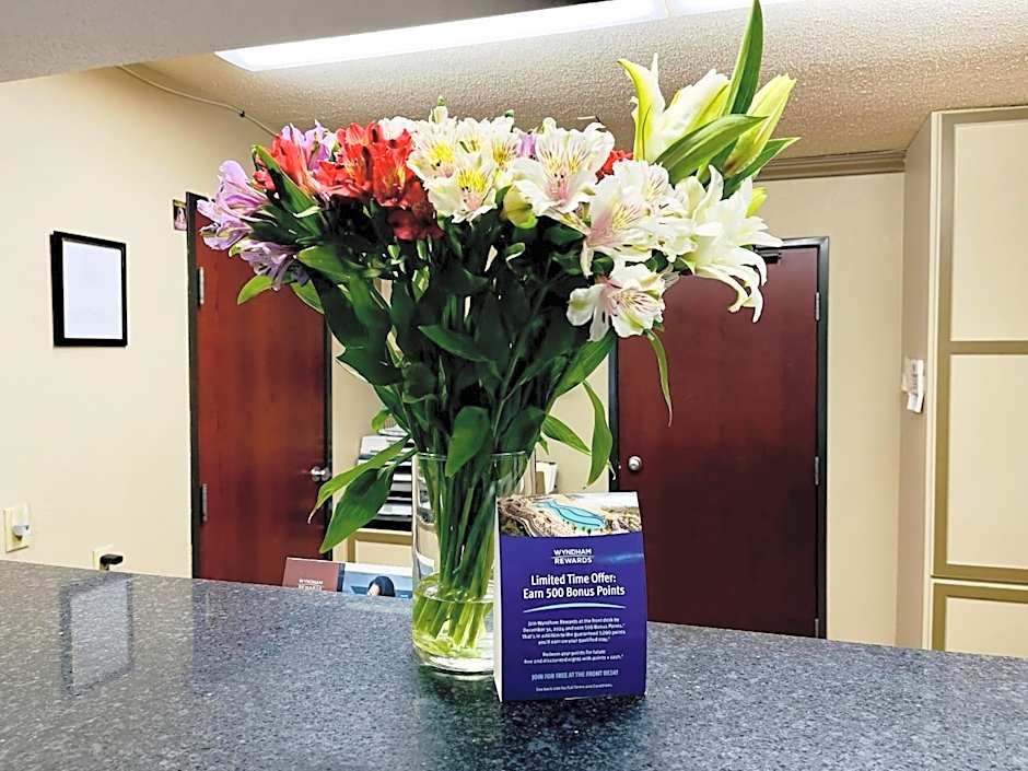 Super 8 by Wyndham Ithaca