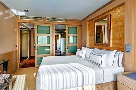 Premium Room With Views