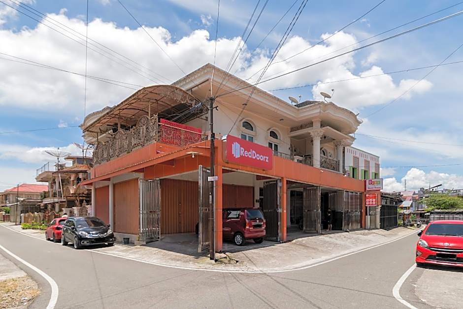 RedDoorz Syariah near Pasar Aur Kuning