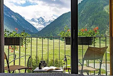 Deluxe Double or Twin Room with Balcony