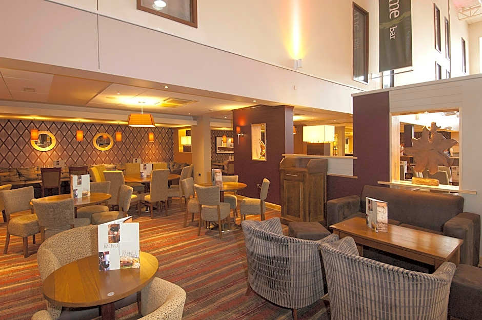 Premier Inn London Heathrow Airport T2 & T3 - Bath Road