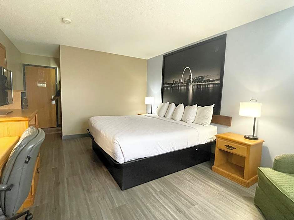 Super 8 by Wyndham St. Clair MO