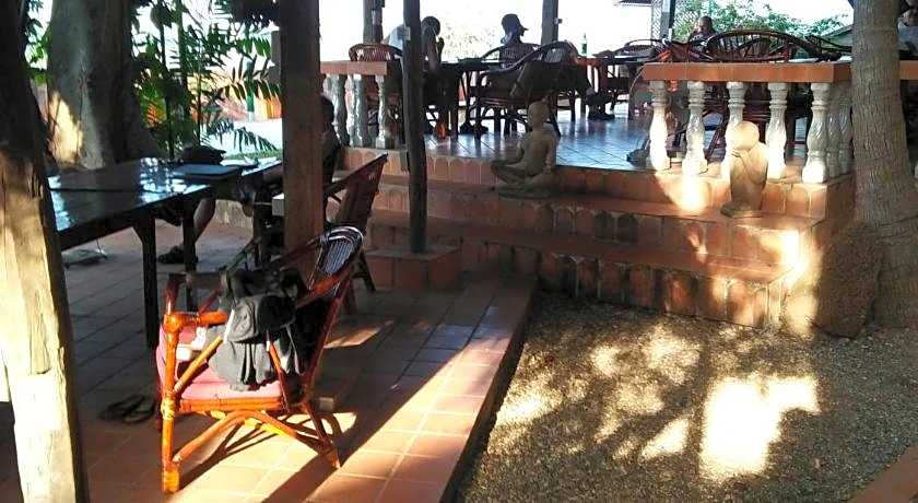 Mut Mee Garden Guest House