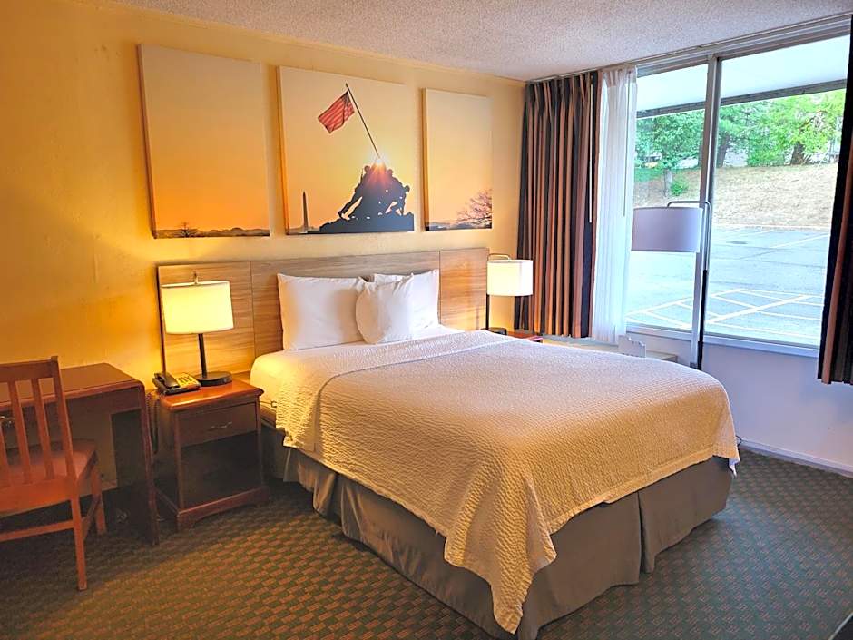Days Inn by Wyndham Alexandria South